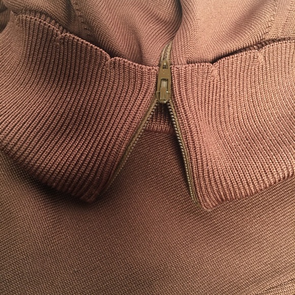 GIVENCHY • Long Sleeve Turtleneck Vintage Pullover - Picture 9 of 14